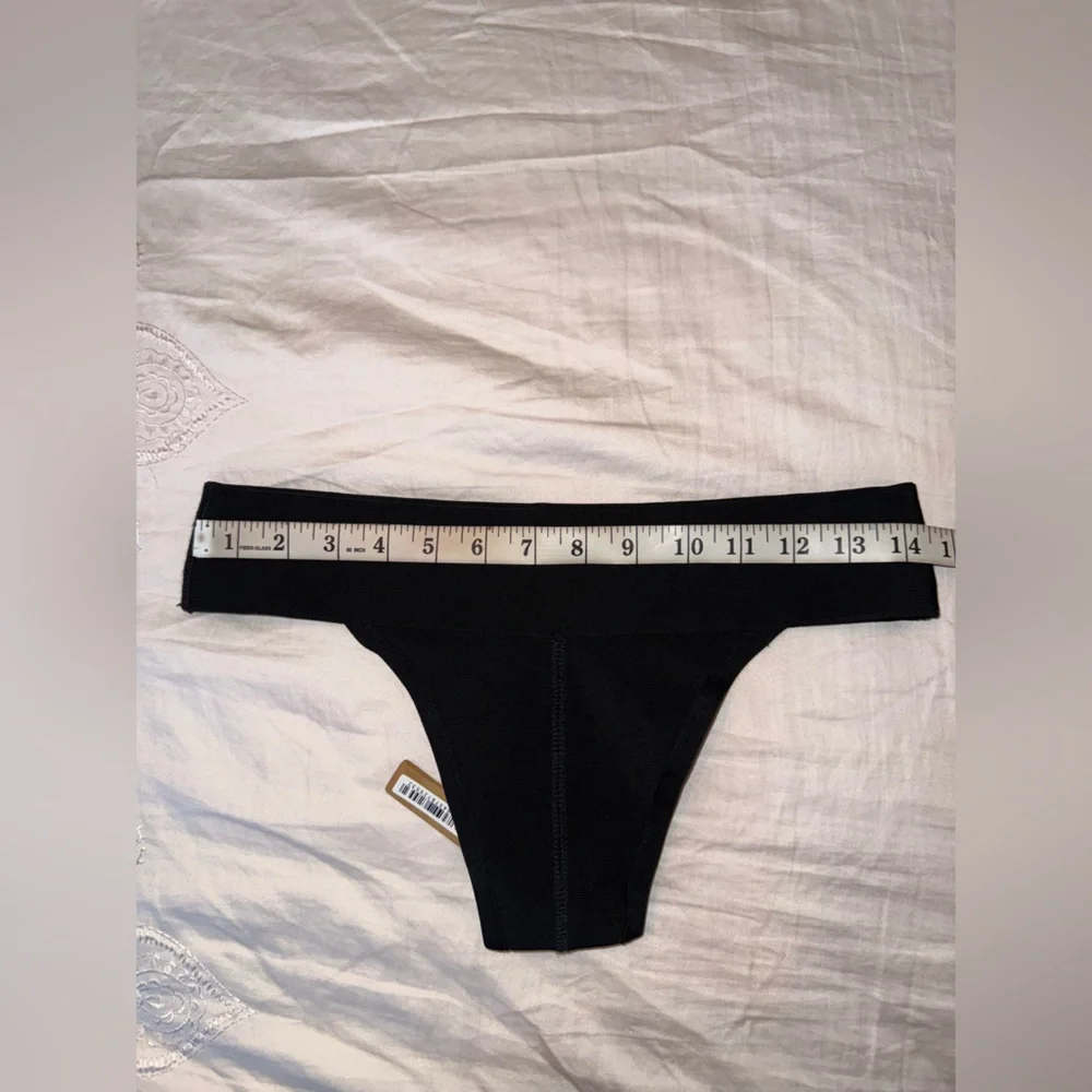 SKIMS NWT Black Cheeky Bikini Bottom Seamless Swim Size M